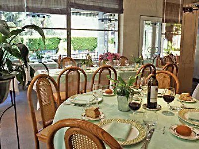 Logis Le Miramont Hotel