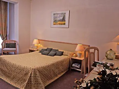 Logis Le Miramont Hotel