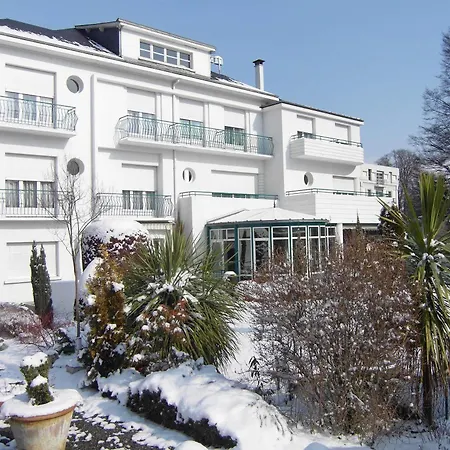 Logis Le Miramont Hotel