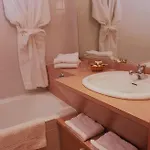 Logis Le Miramont Hotel 3*
