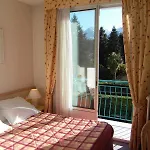 Hotel Logis Le Miramont 3*